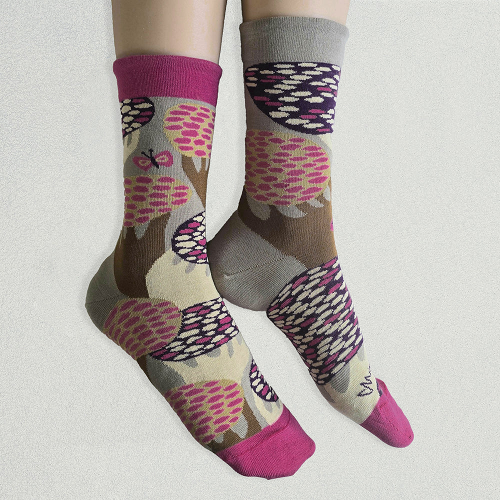 靴下/追いかけるるるネコ