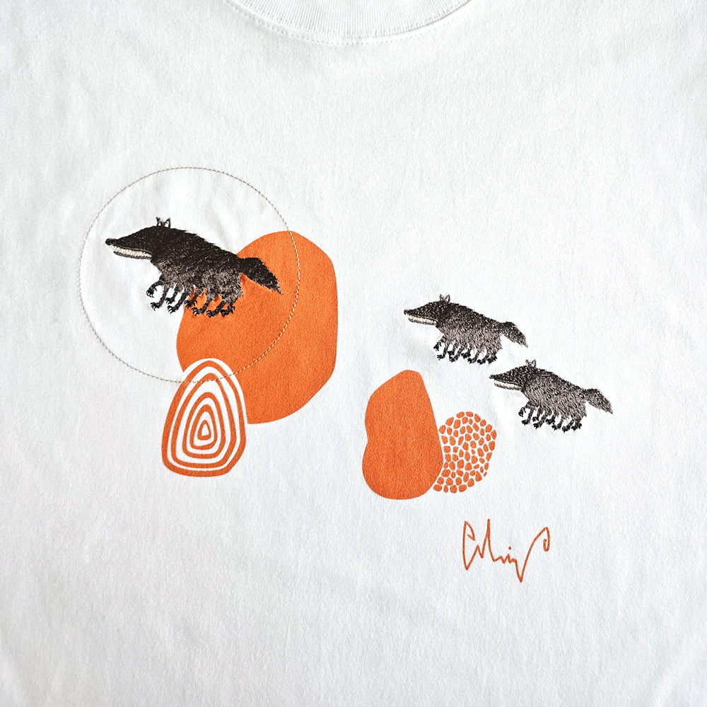 Tシャツ/八本足のオオカミ親子のロングTシャツ【オリジナル】