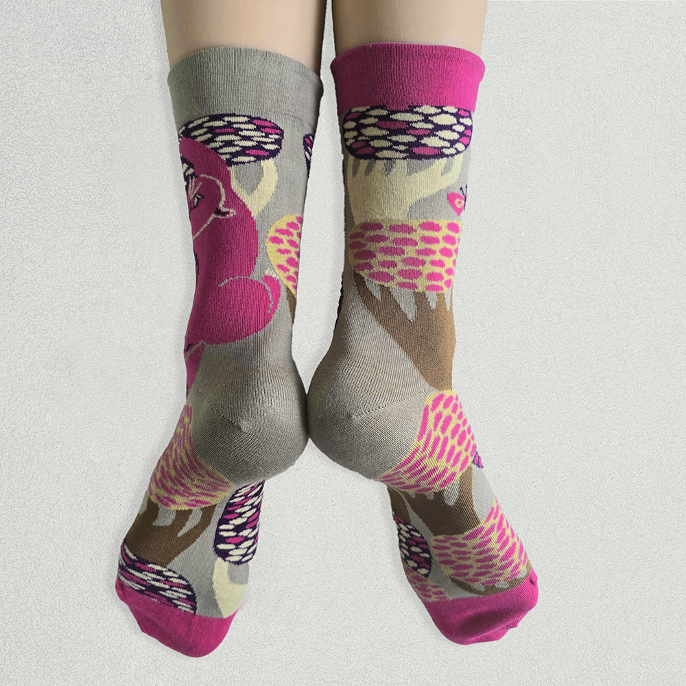 靴下/追いかけるるるネコ