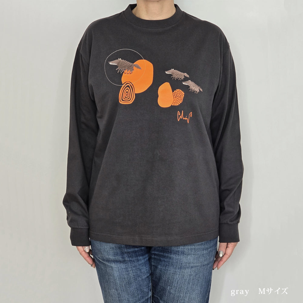 Tシャツ/八本足のオオカミ親子のロングTシャツ【オリジナル】