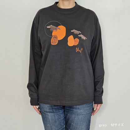 Tシャツ/八本足のオオカミ親子のロングTシャツ【オリジナル】